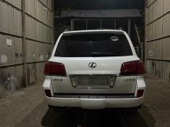 Photo of the vehicle Lexus LX