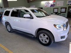 Сүрөт унаа Toyota Sequoia