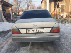 Сүрөт унаа Mercedes-Benz W124