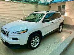 Сүрөт унаа Jeep Cherokee