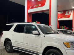 Сүрөт унаа Toyota Sequoia