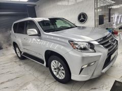 Photo of the vehicle Lexus GX