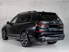 Photo of the vehicle BMW X7