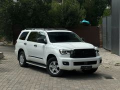 Сүрөт унаа Toyota Sequoia