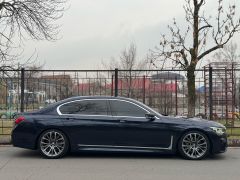 Photo of the vehicle BMW 7 Series