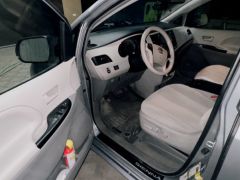 Сүрөт унаа Toyota Sienna