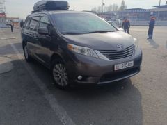 Фото авто Toyota Sienna