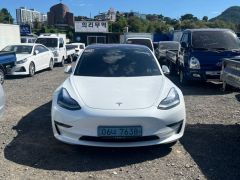 Photo of the vehicle Tesla Model 3