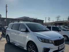 Photo of the vehicle Kia Carnival