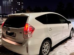 Photo of the vehicle Toyota Prius v (+)