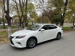 Photo of the vehicle Lexus ES