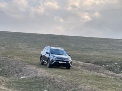 Сүрөт унаа Toyota RAV4