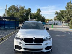 Photo of the vehicle BMW X5