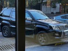 Сүрөт унаа Toyota Land Cruiser Prado