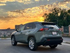 Сүрөт унаа Toyota RAV4