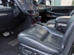 Photo of the vehicle Lexus LX