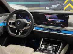 Photo of the vehicle BMW 7 Series