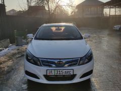 Фото авто BYD E5