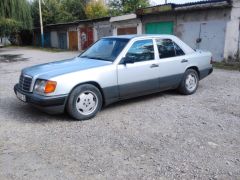 Сүрөт унаа Mercedes-Benz W124