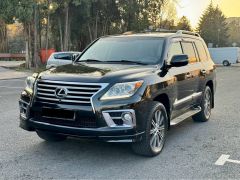 Photo of the vehicle Lexus LX