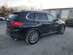 Photo of the vehicle BMW X5