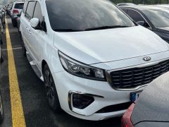 Photo of the vehicle Kia Carnival