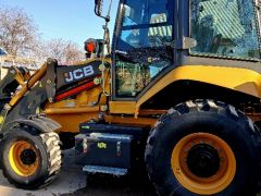 Photo of the vehicle JCB 3CX