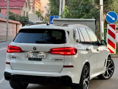 Photo of the vehicle BMW X5