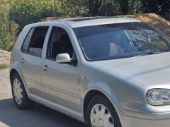 Photo of the vehicle Volkswagen Golf