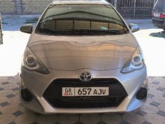 Сүрөт унаа Toyota Prius c