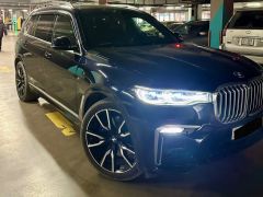 Photo of the vehicle BMW X7