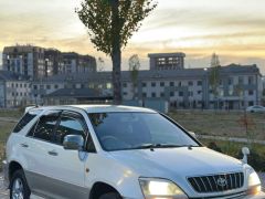 Сүрөт унаа Toyota Harrier