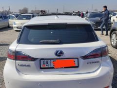 Photo of the vehicle Lexus CT