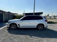 Photo of the vehicle BMW X5