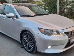 Photo of the vehicle Lexus ES