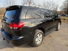 Photo of the vehicle Toyota Sequoia