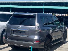 Photo of the vehicle Lexus GX