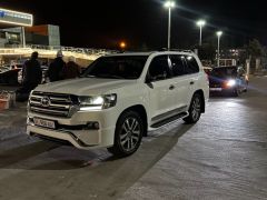 Photo of the vehicle Toyota Land Cruiser