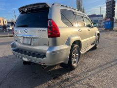 Photo of the vehicle Lexus GX