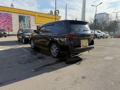 Photo of the vehicle Lexus LX