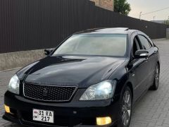 Photo of the vehicle Toyota Crown