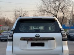 Сүрөт унаа Toyota Land Cruiser Prado