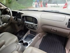 Photo of the vehicle Toyota Sequoia