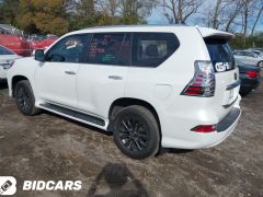 Photo of the vehicle Lexus GX