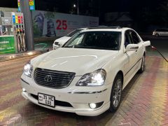 Фото авто Toyota Crown Majesta