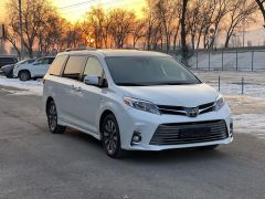 Фото авто Toyota Sienna