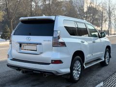 Photo of the vehicle Lexus GX