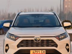 Сүрөт унаа Toyota RAV4