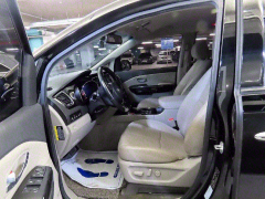 Photo of the vehicle Kia Carnival