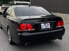 Photo of the vehicle Toyota Crown